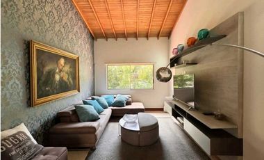 Hermosa casa en la Calera el Poblado