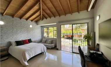 Hermosa casa en la Calera el Poblado
