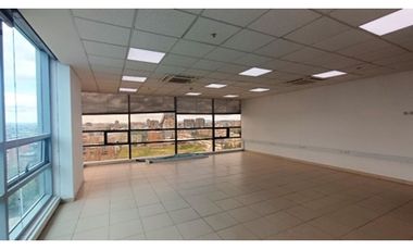 Arriendo Oficina Ubicada en el chico Auto norte
