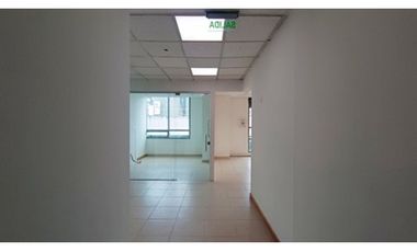 Arriendo Oficina Ubicada en el chico Auto norte