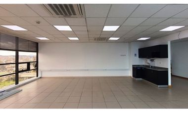 Arriendo Oficina Ubicada en el chico Auto norte