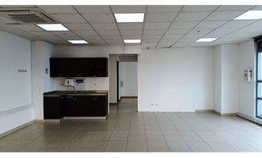 Arriendo Oficina Ubicada en el chico Auto norte