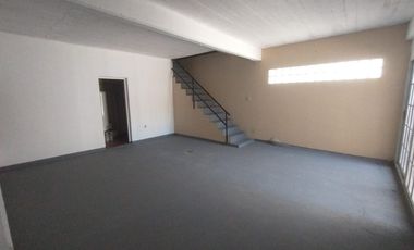 Casa en alquiler en Castelar Sur