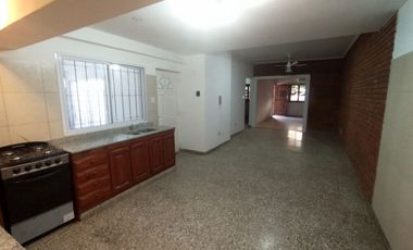 Casa en alquiler en Castelar Sur