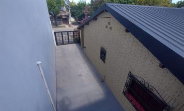 Casa en alquiler en Castelar Sur