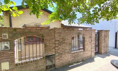 Casa en alquiler en Castelar Sur