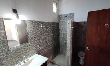 Casa en alquiler en Castelar Sur