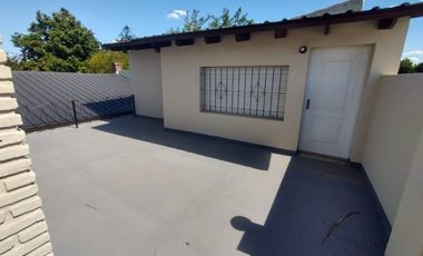Casa en alquiler en Castelar Sur