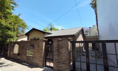 Casa en alquiler en Castelar Sur