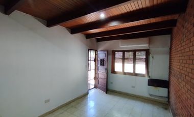 Casa en alquiler en Castelar Sur