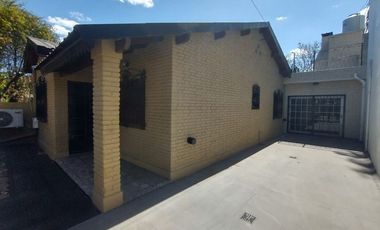 Casa en alquiler en Castelar Sur