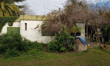 CASA 4 AMB EN VENTA EN MONTE GRANDE CON PILETA