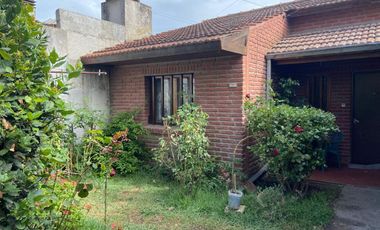 Casa 2 ambientes Barrio L. de Gomara APTO CREDITO