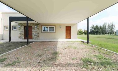 VENTA CASA 4 AMB  A EST PRIMAVERA CLUB DE CAMPO