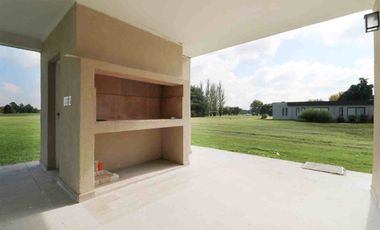 VENTA CASA 4 AMB  A EST PRIMAVERA CLUB DE CAMPO