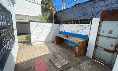 VENTA CASA 4 AMB MORON PATIO COCHERA LUMINOSA