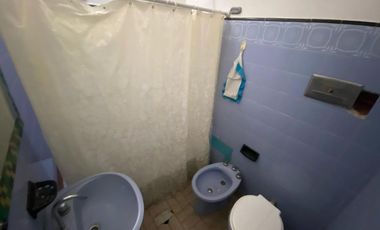 VENTA CASA 4 AMB MORON PATIO COCHERA LUMINOSA