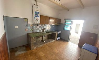 VENTA CASA 4 AMB MORON PATIO COCHERA LUMINOSA