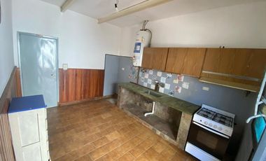 VENTA CASA 4 AMB MORON PATIO COCHERA LUMINOSA