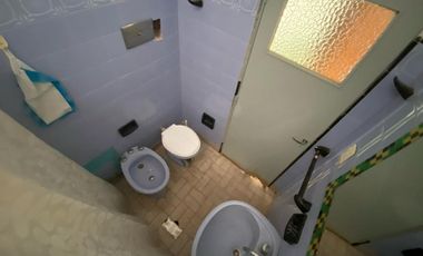 VENTA CASA 4 AMB MORON PATIO COCHERA LUMINOSA