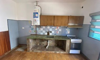 VENTA CASA 4 AMB MORON PATIO COCHERA LUMINOSA