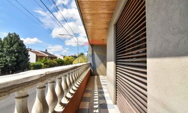 Casa en venta B°Naon acepta permuta deptos en zona