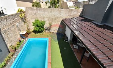 Casa en venta B°Naon acepta permuta deptos en zona