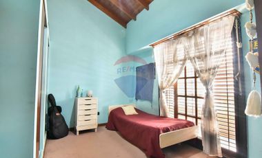 Casa en venta B°Naon acepta permuta deptos en zona