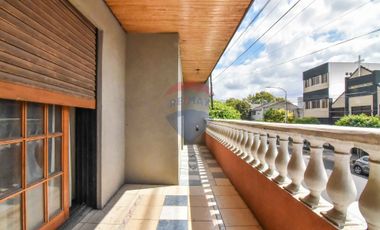 Casa en venta B°Naon acepta permuta deptos en zona