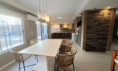 VENTA CASA 4 AMB CON PATIO Y PILETA, DON BOSCO