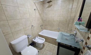 VENTA CASA 4 AMB CON PATIO Y PILETA, DON BOSCO