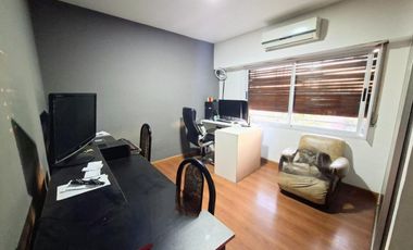VENTA CASA 4 AMB CON PATIO Y PILETA, DON BOSCO