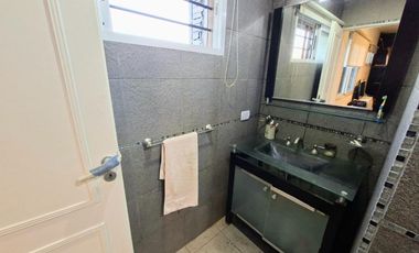 VENTA CASA 4 AMB CON PATIO Y PILETA, DON BOSCO