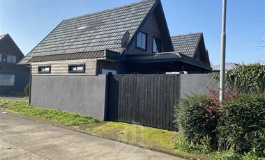 Casa en Arriendo en COD38929 Pasaje Cerrado con acceso controlado en Lomas de Mirasur