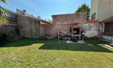 Casa en Venta en Lomas de Zamora JARDIN y COCHERA