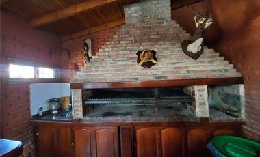 VENTA DE CASA 6 AMBIENTES FLORENCIO VARELA