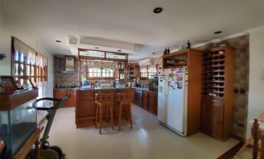 VENTA DE CASA 6 AMBIENTES FLORENCIO VARELA