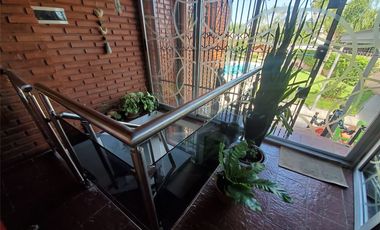 VENTA DE CASA 6 AMBIENTES FLORENCIO VARELA