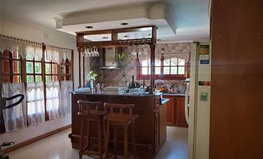VENTA DE CASA 6 AMBIENTES FLORENCIO VARELA