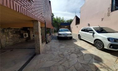 VENTA DE CASA 6 AMBIENTES FLORENCIO VARELA