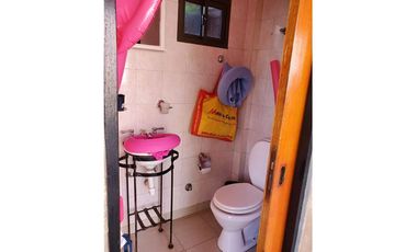 VENTA DE CASA 6 AMBIENTES FLORENCIO VARELA