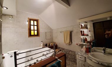 VENTA DE CASA 6 AMBIENTES FLORENCIO VARELA