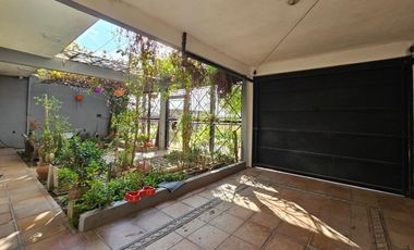 VENTA CASA 6 AMBIENTES  PONTEVEDRA CON COCHERA