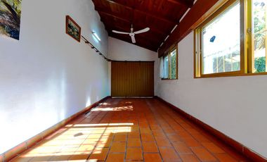 VENTA CASA 4 AMBIENTES C/ PILETA EN MORENO PERMUTA