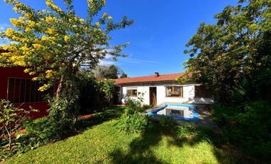 VENTA CASA 4 AMBIENTES C/ PILETA EN MORENO PERMUTA