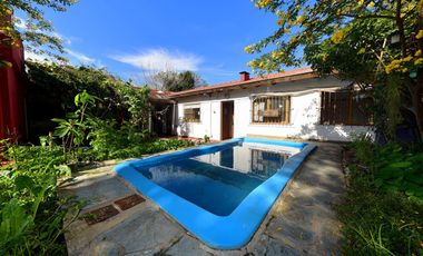 VENTA CASA 4 AMBIENTES C/ PILETA EN MORENO PERMUTA
