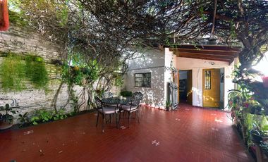 VENTA CASA 4 AMBIENTES C/ PILETA EN MORENO PERMUTA