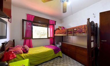 VENTA CASA 4 AMBIENTES C/ PILETA EN MORENO PERMUTA