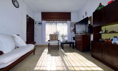 VENTA CASA 4 AMBIENTES C/ PILETA EN MORENO PERMUTA