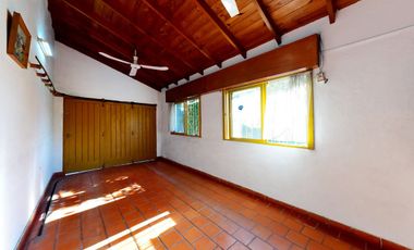 VENTA CASA 4 AMBIENTES C/ PILETA EN MORENO PERMUTA